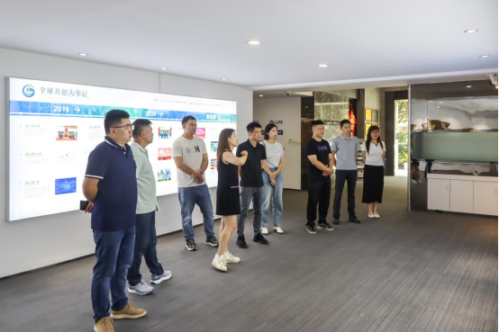 贵州兴义阳光集团旗下臻耀建工领导一行莅临凯发K8国际参观考察