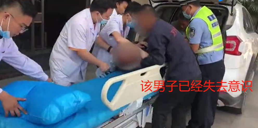 7.1江苏徐州一工人被高空吊载钢管砸中背部，情况危急已送入医院！