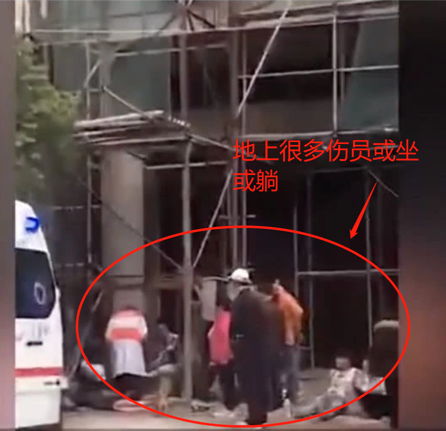 潮州一工地发生事故，多人躺升降机旁，人员伤亡正在调查！ 