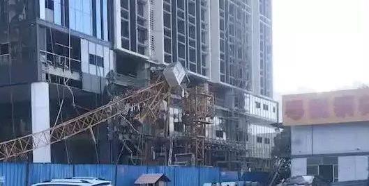 12月4日，惠州一工地又发生塔吊倒塌事故！如何预防塔吊突然倒塌？